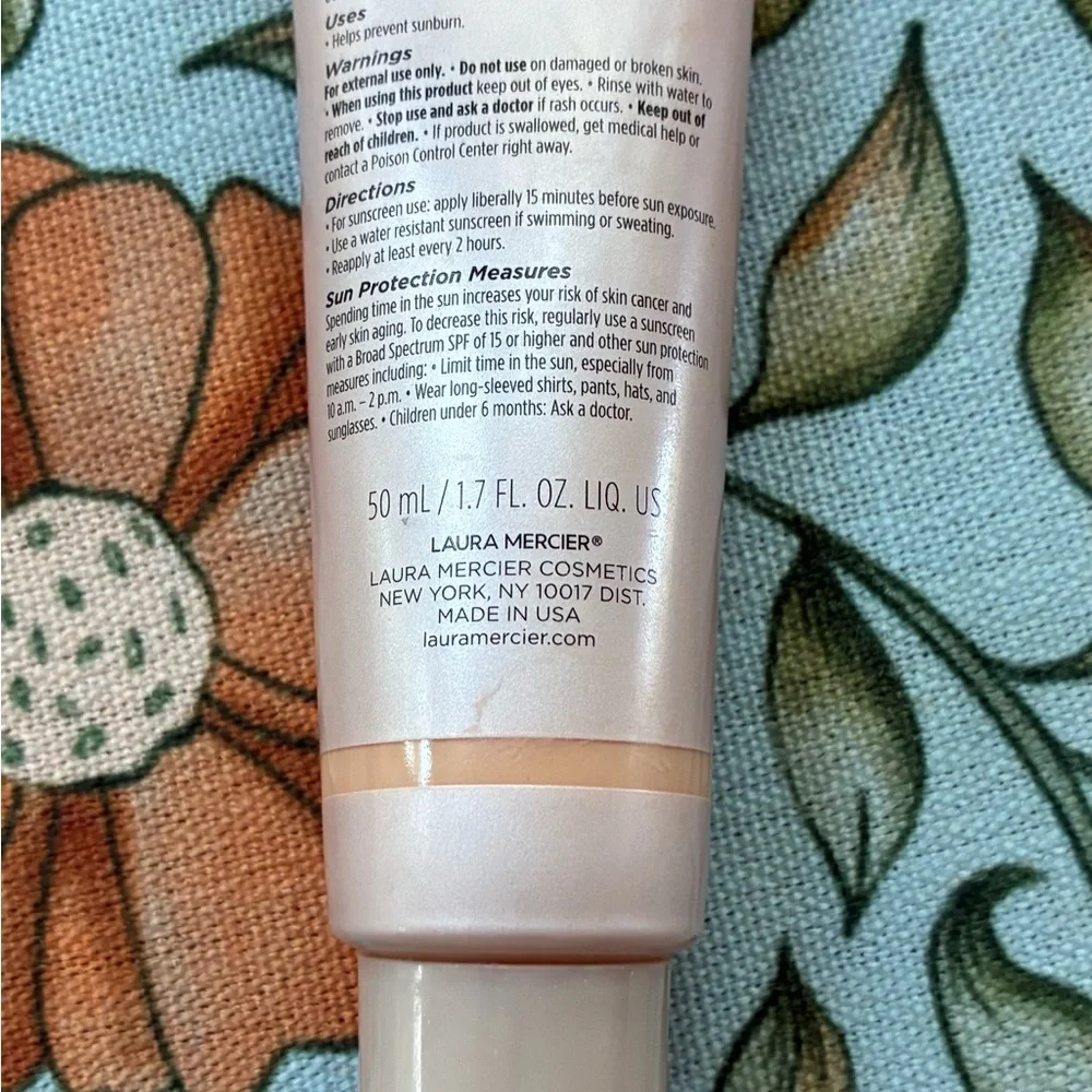 Laura Mercier Tinted Moisturizer Light Revealer Cameo